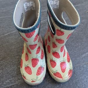 Bogs Kids Red Strawberry Print Rain Boots Size 9